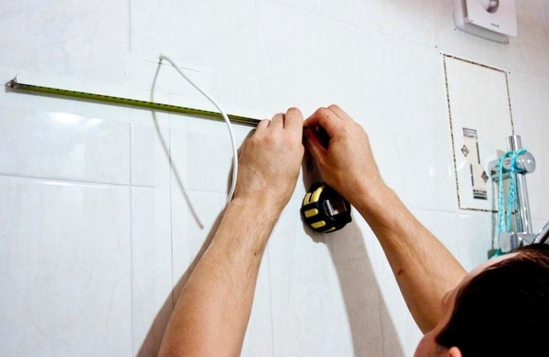 Come fare segni sul muro