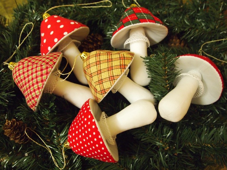 Amanita am Weihnachtsbaum