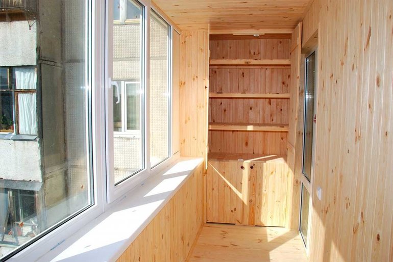Armadio passo dopo passo per i disegni e gli schemi del balcone