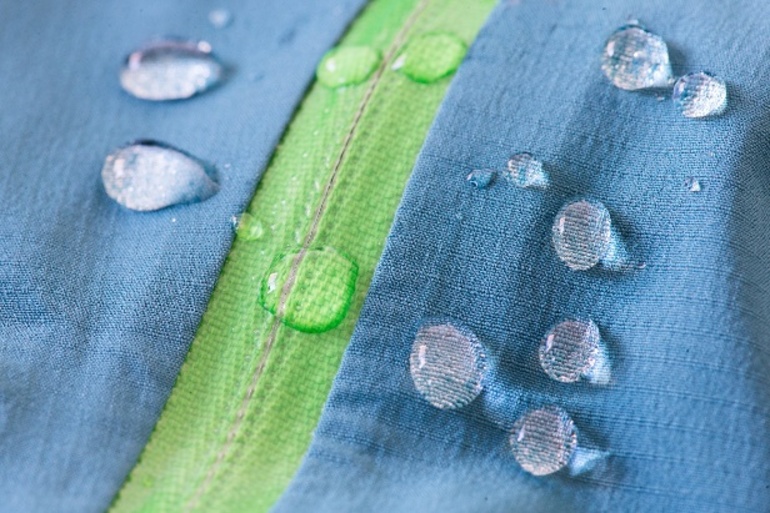För- och nackdelar med polyester